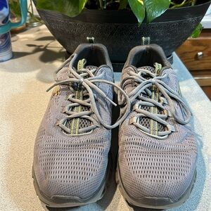 Skechers sz 13 Gray, Glide Step, Air Cooled, Memory Foam, Run/Trainer.